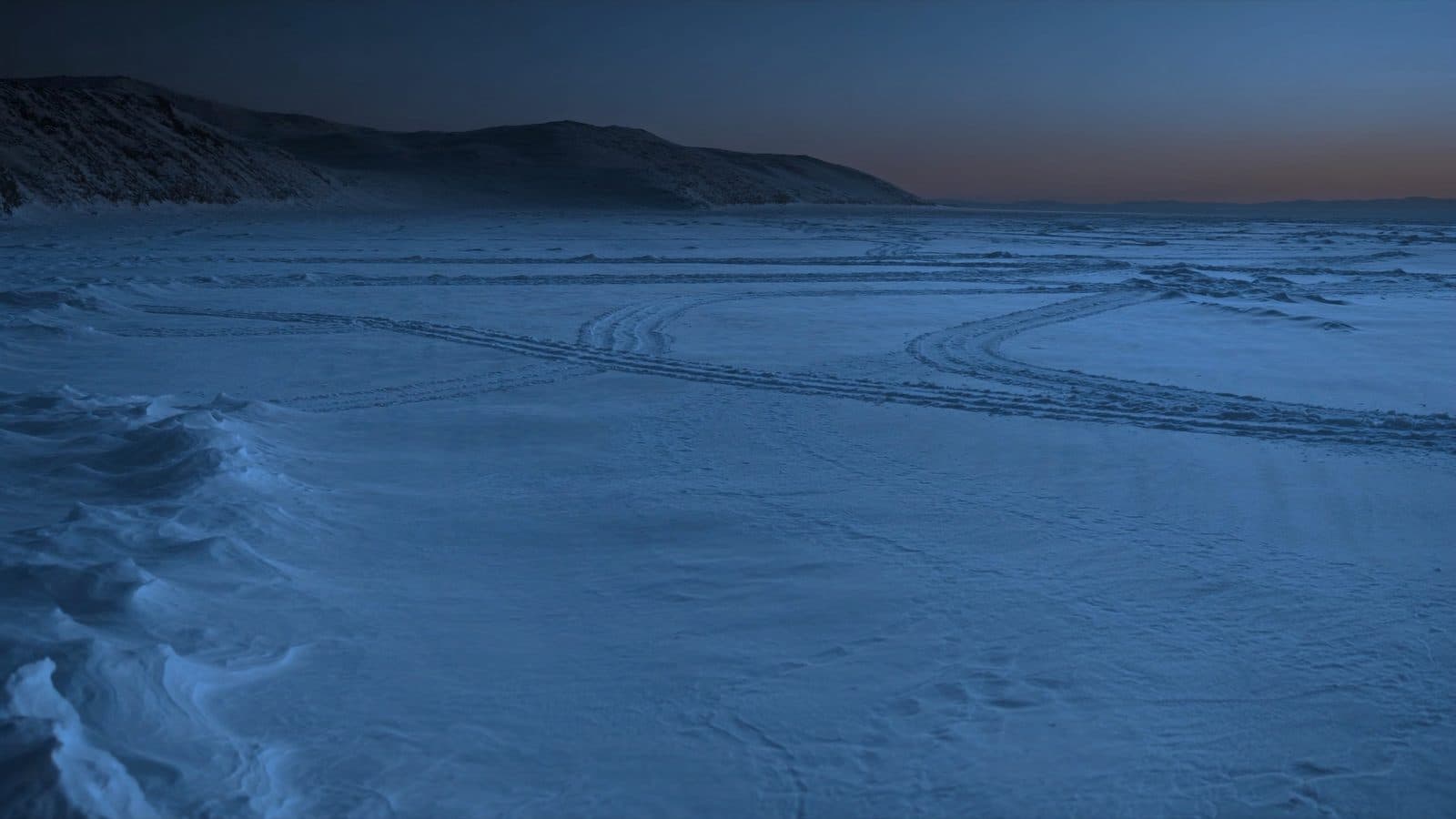 The frozen surface of Lake Çıldır